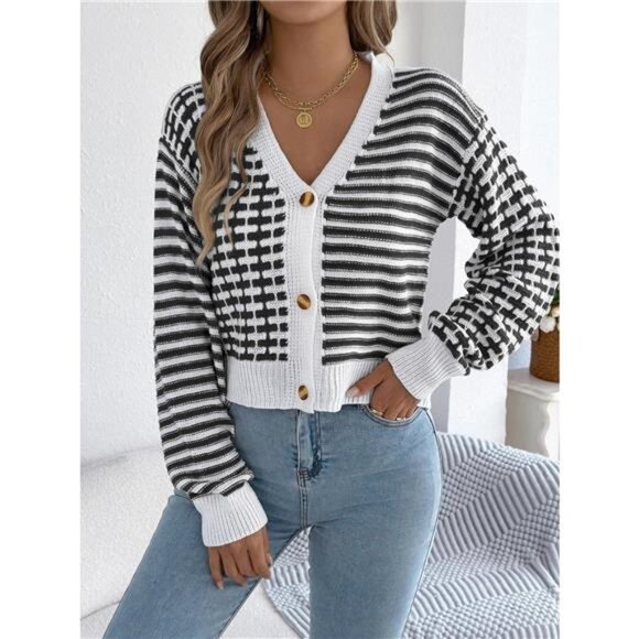 Striped Button-Up Cropped Cardigan - Picture 9 of 14